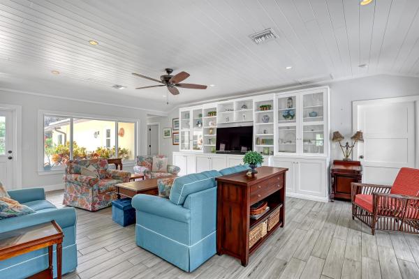 Palm Beach Shores Residential, 219 Claremont Ln, Palm Beach Shores, Florida 33404, image 1