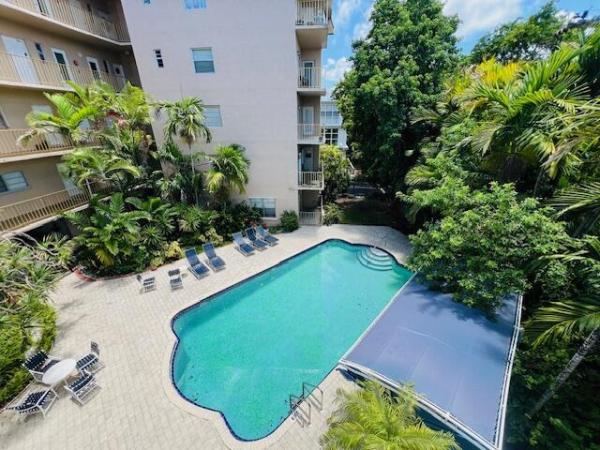 Club Of Bay Harbor, 1120 99th St 301, Bay Harbor Islands, Florida 33154, image 1