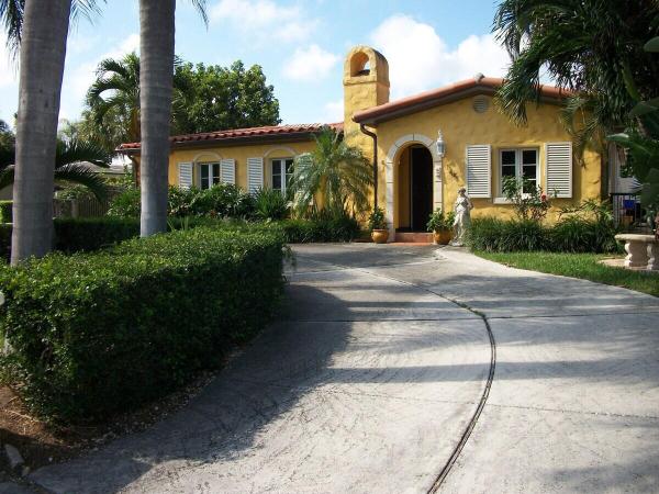 Boca Raton Riviera, 145 NE Spanish Ct, Boca Raton, Florida 33432, image 1
