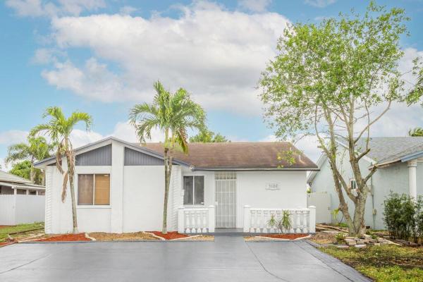 5100 NW 195th Ter, Miami Gardens, Florida 33055, image 1