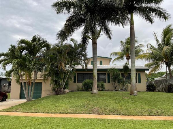 Lake Osborne Estates, 1319 Lake Erie Dr, Lake Worth Beach, Florida 33461, image 1