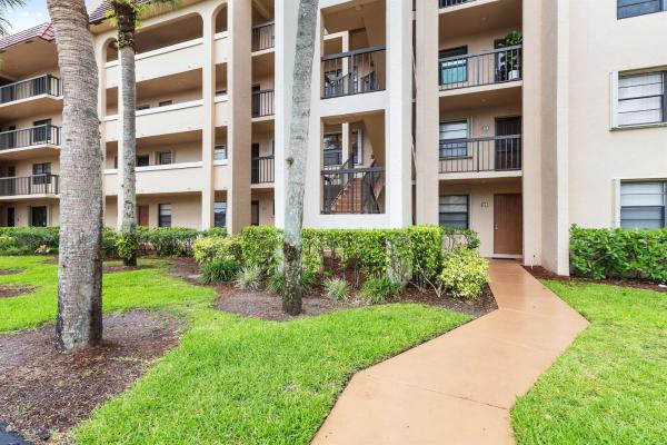 Golden Lakes Village, 150 Lake Nancy Ln #223, West Palm Beach, Florida 33411, image 2