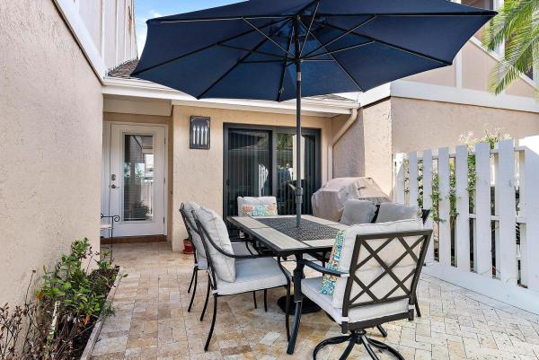 Cape Pointe Of Jonathan's Landing, 3733 Cape Pointe Cir, Jupiter, Florida 33477, image 1