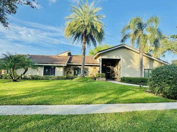 Boca Bath & Tennis Club, 2903 Banyan Boulevard Cir, Boca Raton, Florida 33431, image 1