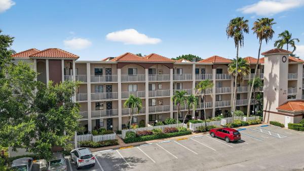Huntington Pointe, 6193 Pointe Regal Cir #402, Delray Beach, Florida 33484, image 1