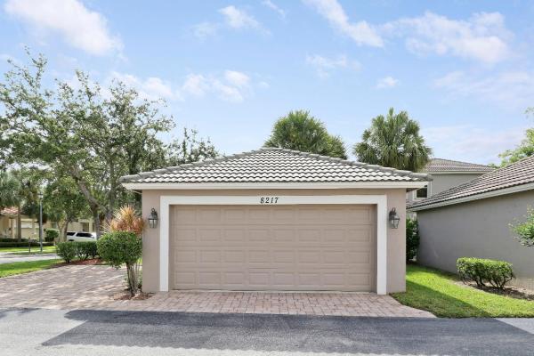 Gables At Northlake, 8217 Calterra Dr, Palm Beach Gardens, Florida 33418, image 2