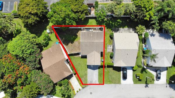 Tara Lakes East, 23 Peachtree Pl, Boynton Beach, Florida 33436, image 1