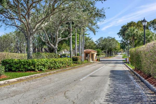 Ashland At Lakes Of Delray, 15036 Ashland Ln #44, Delray Beach, Florida 33484, image 3