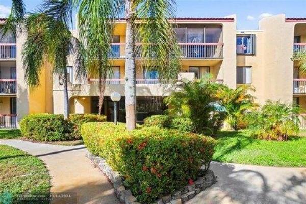 Vista Gardens, 733 SE 1st Way #105, Deerfield Beach, Florida 33441, image 1