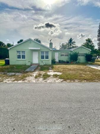 Southern Boulevard Pines, 225 Marguerita Dr, West Palm Beach, Florida 33415, image 1