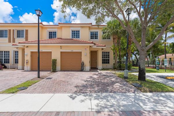 The Isles At Oakland Park, 3184 NW 32nd St, Oakland Park, Florida 33309, image 1