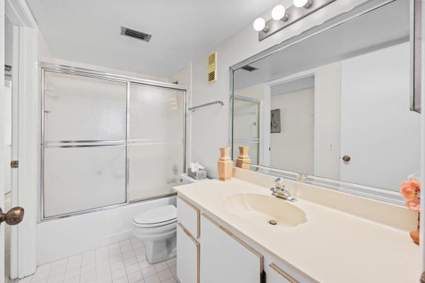 Huntington Lakes 4, 7320 Amberly Ln #204, Delray Beach, Florida 33446, image 2