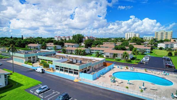 Sterling Village, 880 Horizons #211, Boynton Beach, Florida 33435, image 1