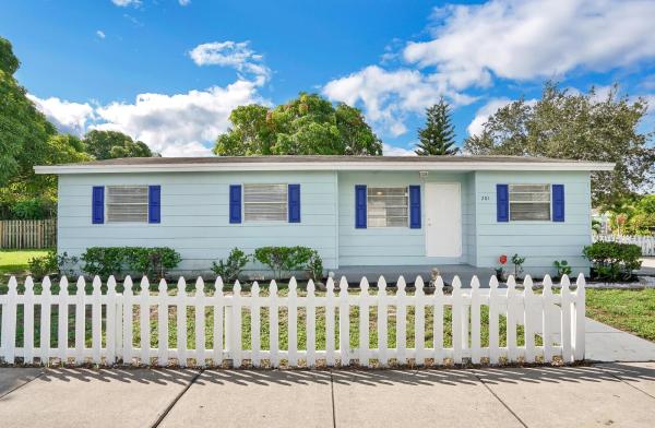 Atlantic Gardens Delray, 201 SW 11th Ave, Delray Beach, Florida 33444, image 1