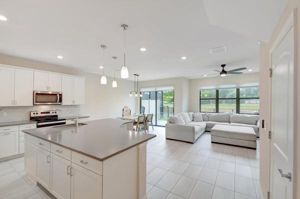 Oak Tree, 2138 Appleton Cir, Oakland Park, Florida 33309, image 1