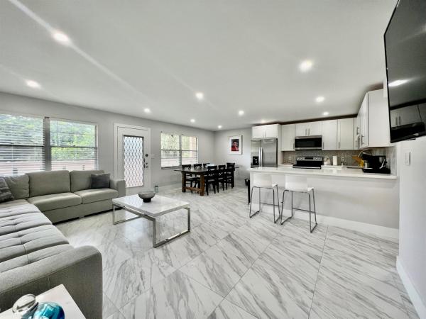 Bermuda Village, 1905 Bermuda Cir #H2, Coconut Creek, Florida 33066, image 1