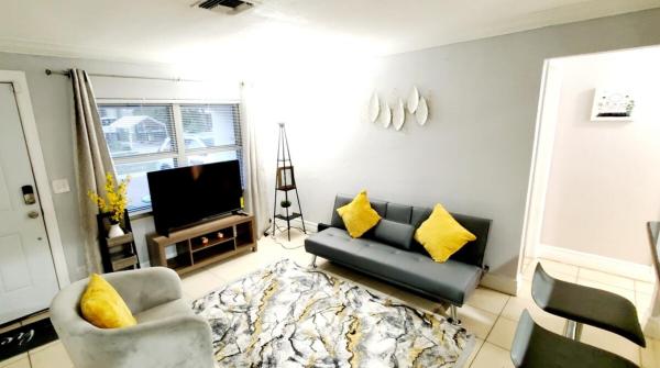 Vista Encanto, 518 El Prado, West Palm Beach, Florida 33405, image 2