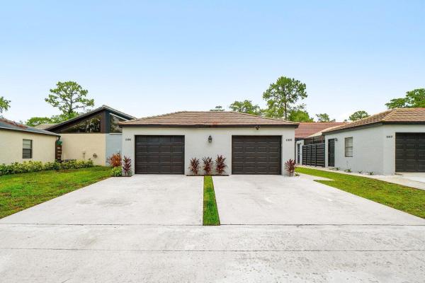 Sugar Pond Manor, 1191 Periwinkle Pl, Wellington, Florida 33414, image 1