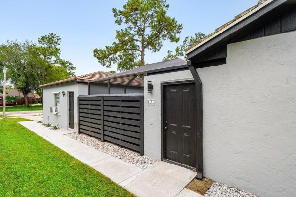 Sugar Pond Manor, 1191 Periwinkle Pl, Wellington, Florida 33414, image 3