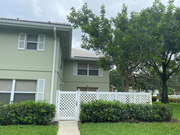 Stamford At The Villages Of Palm Beach Lakes, 1919 Stratford Way, West Palm Beach, Florida 33409, image 1