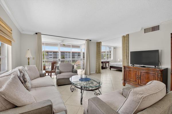 Tropic Bay, 2717 Florida Blvd #320, Delray Beach, Florida 33483, image 1