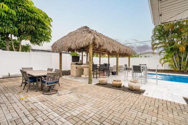 Boca Raton Square, 1269 SW 7th St, Boca Raton, Florida 33486, image 1