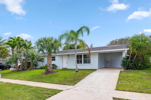 Ridgewood Homes, 16 Ridgewood Cir, Jupiter, Florida 33469, image 1
