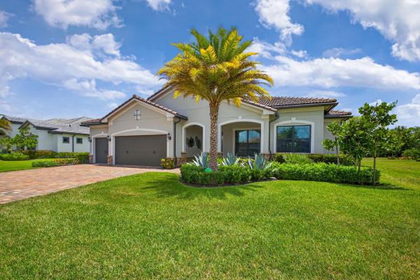 Ancient Tree, 9218 Balsamo Dr, Palm Beach Gardens, Florida 33412, image 1