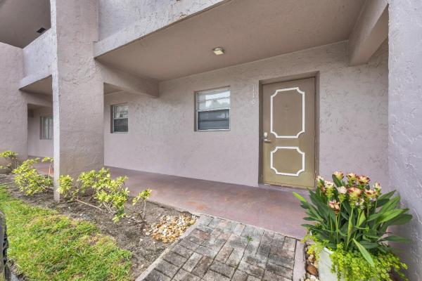 Lago Del Rey, 2828 Casita Way #1100, Delray Beach, Florida 33445, image 2