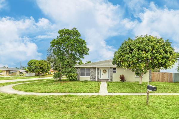Lake Osborne Estates, 1518 Lee Ct, Lake Worth Beach, Florida 33461, image 1
