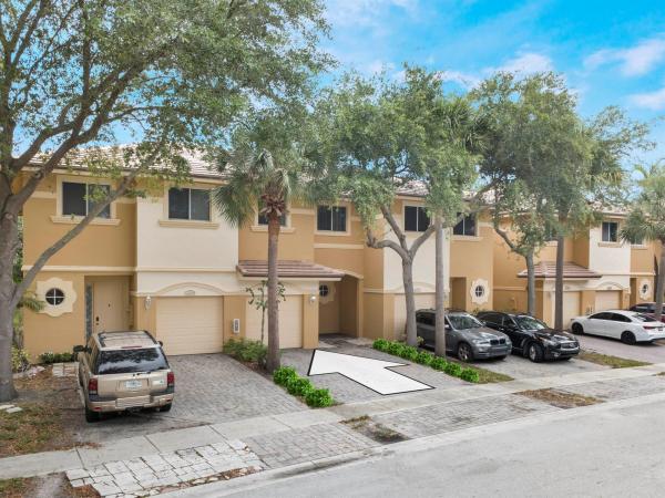 Coventry Townhomes, 4325 Berkshire Wharf Dr, Lake Worth Beach, Florida 33461, image 1