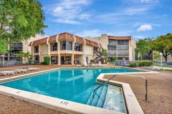Plantation Club, 6755 W Broward Blvd #409, Plantation, Florida 33317, image 1