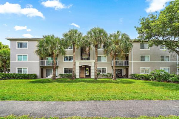 Evergreen Lakes, 5051 Wiles Rd #107, Coconut Creek, Florida 33073, image 1