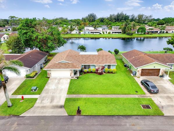 Le Chalet, 8443 Raymond Dr, Boynton Beach, Florida 33472, image 1