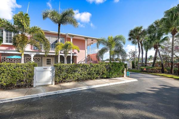 Carriage House, 475 Tequesta Dr #16, Tequesta, Florida 33469, image 1