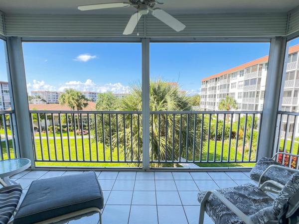 Tropic Bay, 900 Dogwood Dr #340, Delray Beach, Florida 33483, image 1