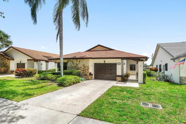 Fairmont Place, 4932 Boxwood Cir, Boynton Beach, Florida 33436, image 3