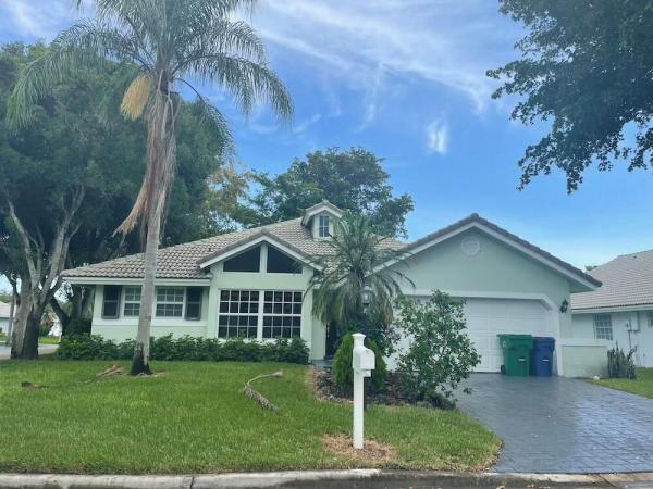 Pine Ridge Villas, 5395 Pine Cir, Coral Springs, Florida 33067, image 1