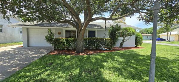 Laurel Hills, 904 NW 10th Ave, Boynton Beach, Florida 33426, image 1