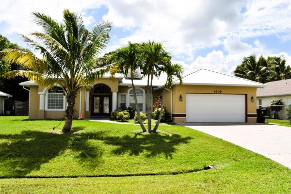 Sandhill Crossing, 1609 SE Ridgewood St, Port St. Lucie, Florida 34952, image 1