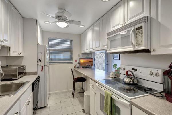 Oxford At Century Village, 114 Oxford 200, West Palm Beach, Florida 33417, image 2