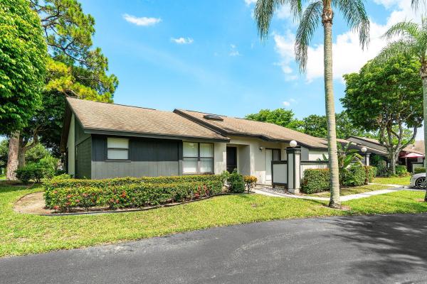 Strathmore Gate West, 476 Lynbrook Ct, Royal Palm Beach, Florida 33411, image 2