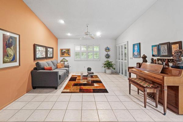 Strathmore Gate West, 476 Lynbrook Ct, Royal Palm Beach, Florida 33411, image 3