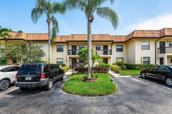 Lucerne Lakes Golf Colony, 7142 Golf Colony Ct #203, Lake Worth Beach, Florida 33467, image 1