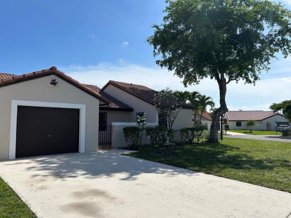 Columbia Square, 45 Columbia Ct, Deerfield Beach, Florida 33442, image 1