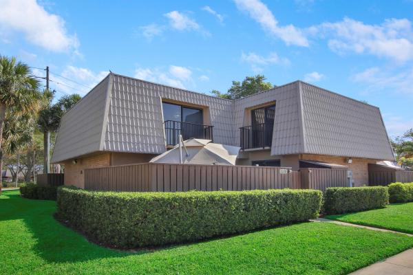 Village Of Sandalwood Lakes South, 5220 52nd Way, West Palm Beach, Florida 33409, image 1