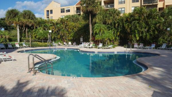 Lavers Delray Racquet Club, 2455 Lindell Blvd #3103, Delray Beach, Florida 33444, image 1