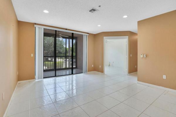 Excellente Village, 5155 Europa Dr #I, Boynton Beach, Florida 33437, image 3