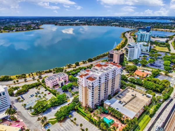 Montecito Palm Beach, 616 Clearwater Park Rd #509, West Palm Beach, Florida 33401, image 1