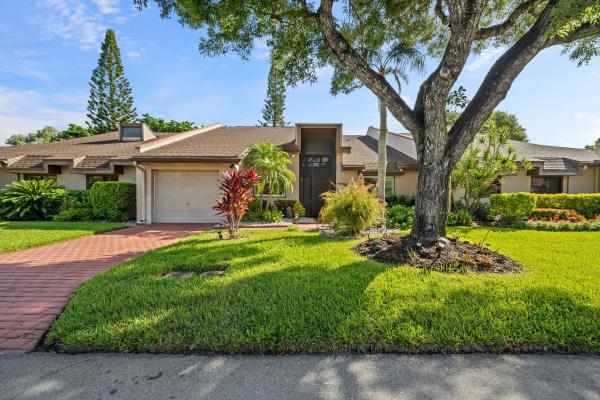 Versailles Court At The Fountains Country Club, 6745 Versailles Ct, Lake Worth, Florida 33467, image 2